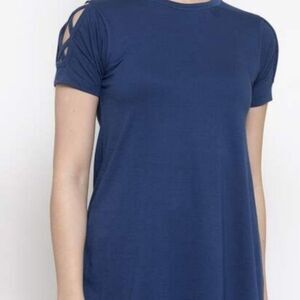 Torrid Cris Cross Shoulder T-shirt size Medium